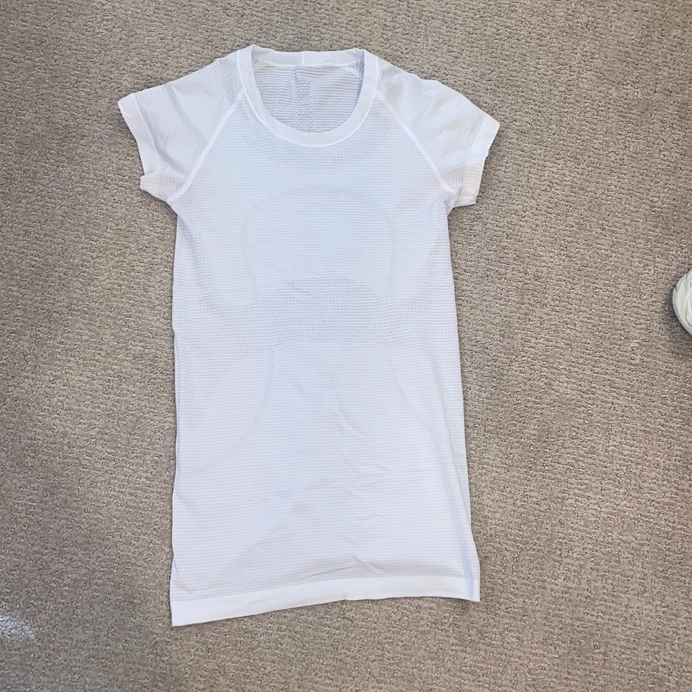 Swiftly Tech Lululemon Top
